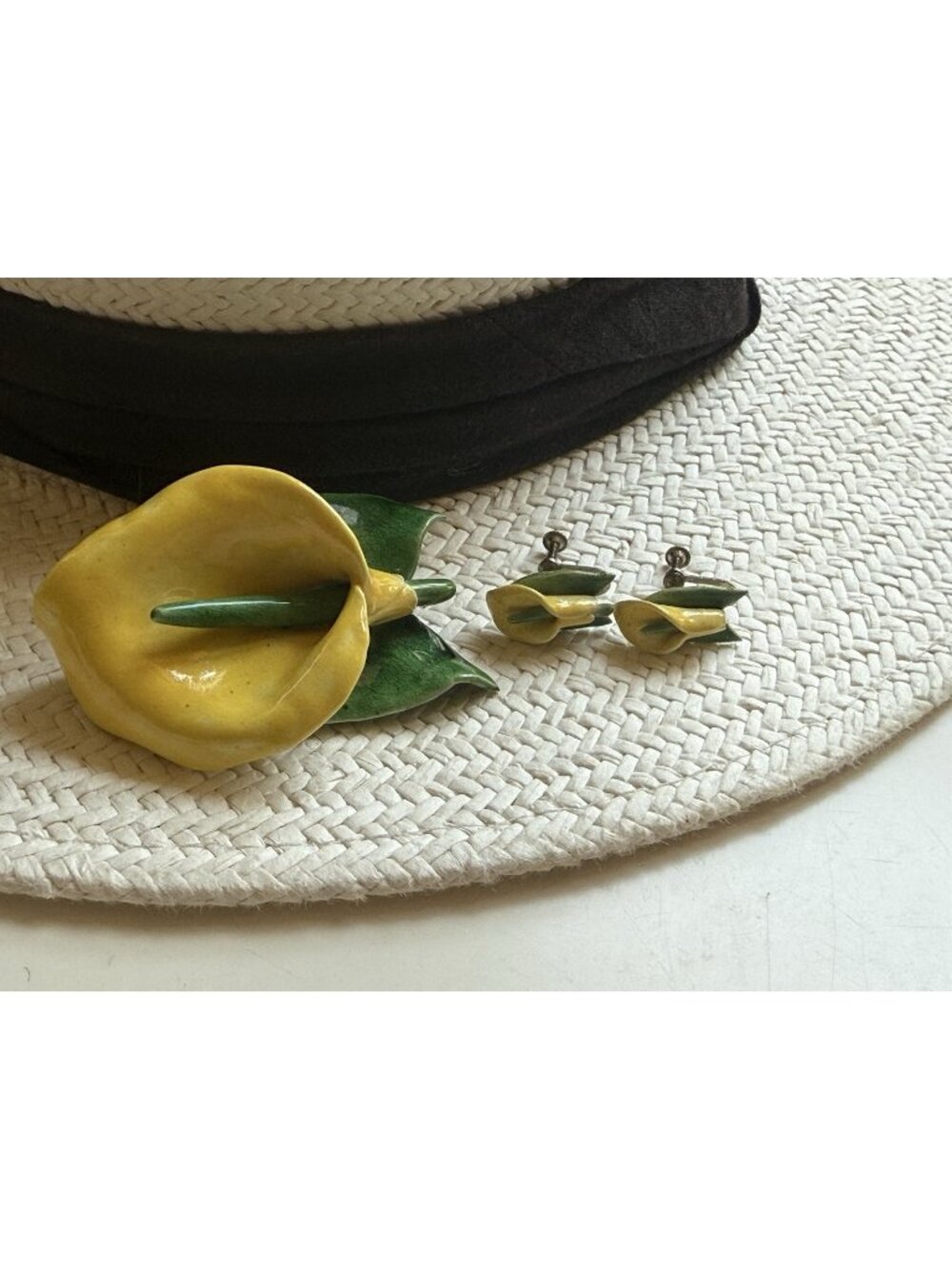 Vintage Ceramic Calla Lily Screw Back Earrings And Brooch